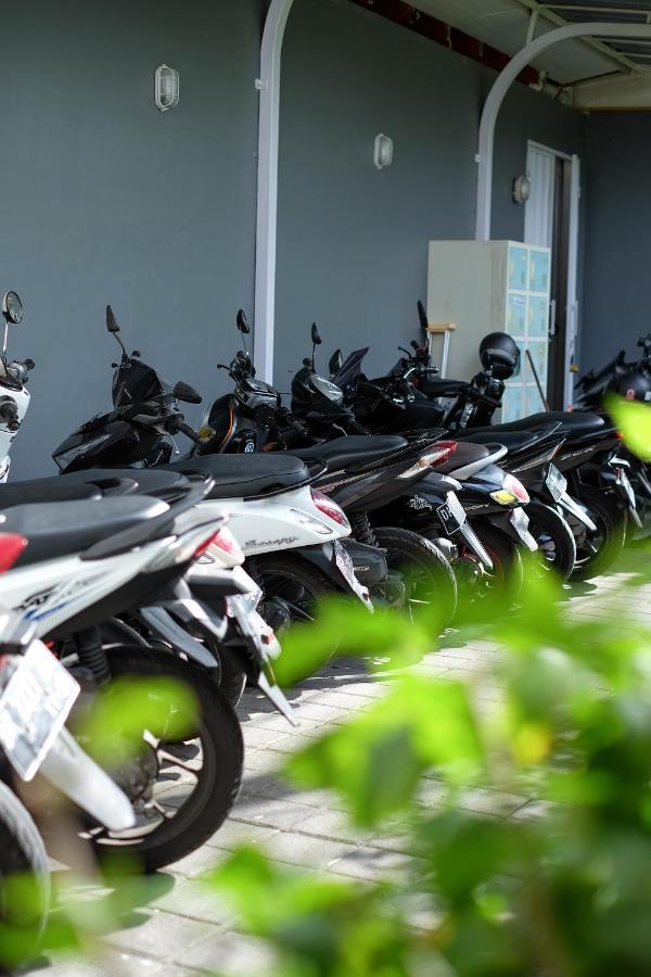 Dip & Doze Living Hostel ชังกู ภายนอก รูปภาพ